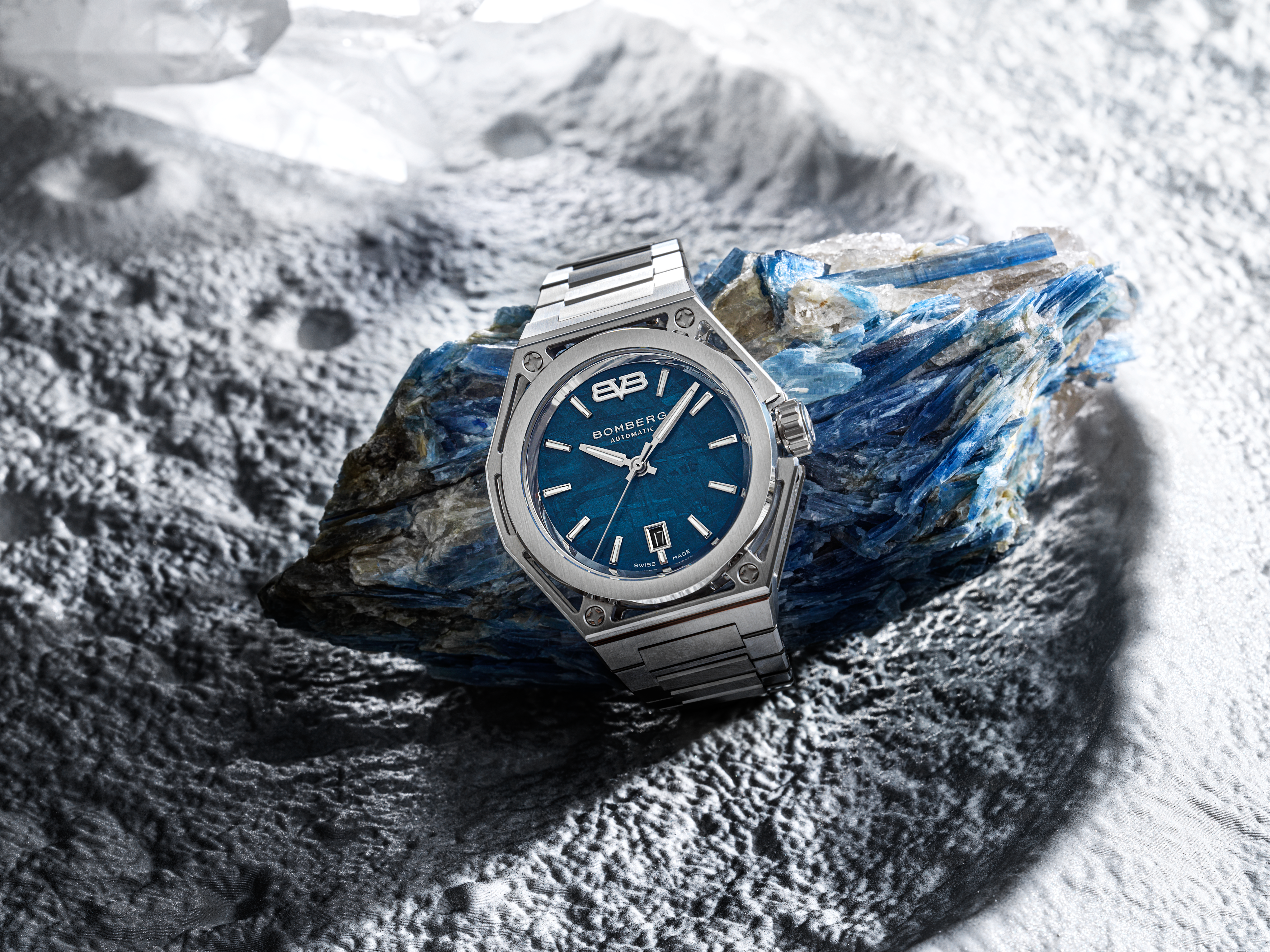 BLUE_METEORITE_SILVER_MOONSCAPE_LAYERS_V2_1.png