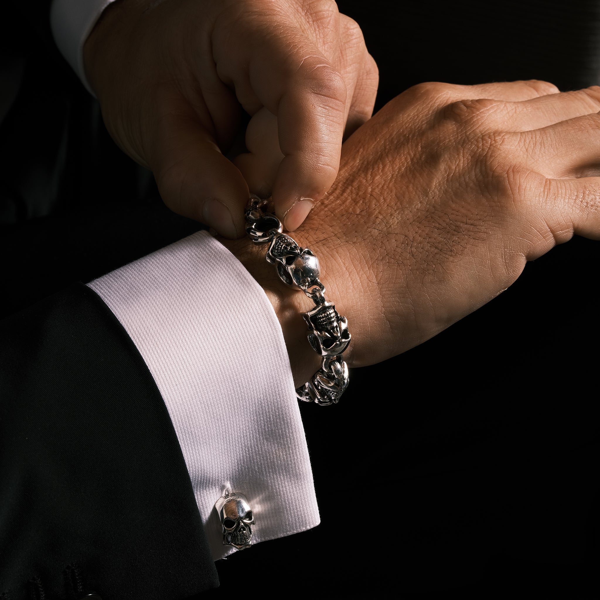 Cufflinks_Multiple-skulls_a0106bad-96ff-48fd-a1ba-a8ddd6407017.jpg