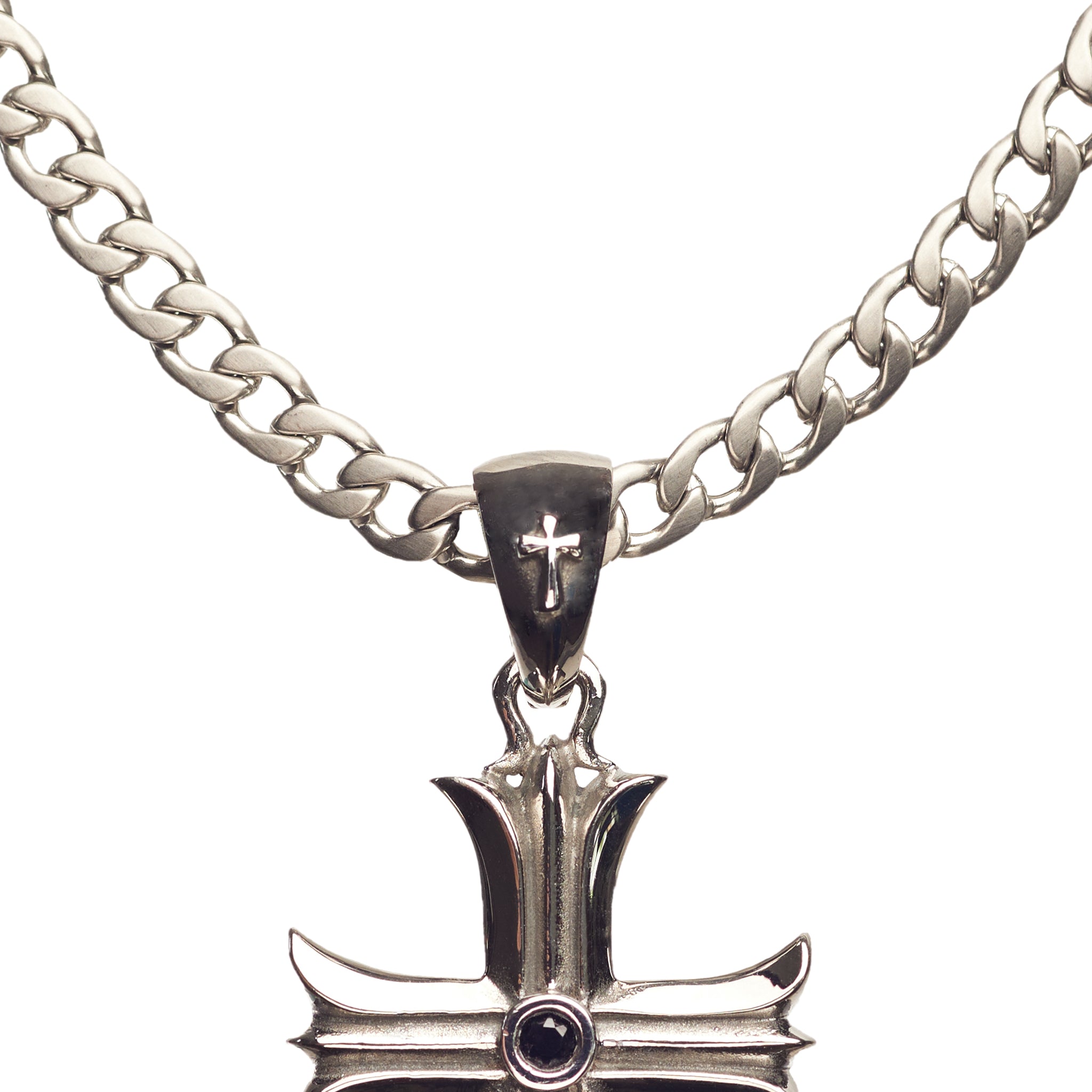 PENDENTIF CROSS SKULL 'GOLD &amp; BLACK EYES'