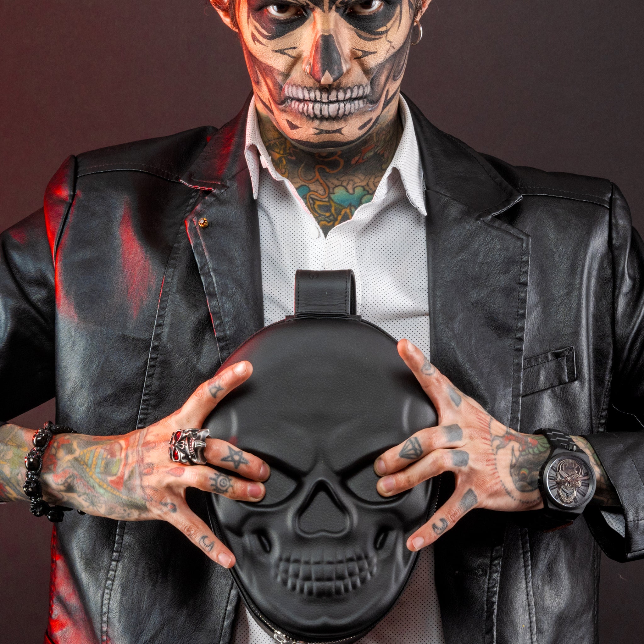 Skull-ring-red-eyes.jpg